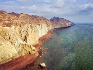 hormuz island in hormuz strait iran