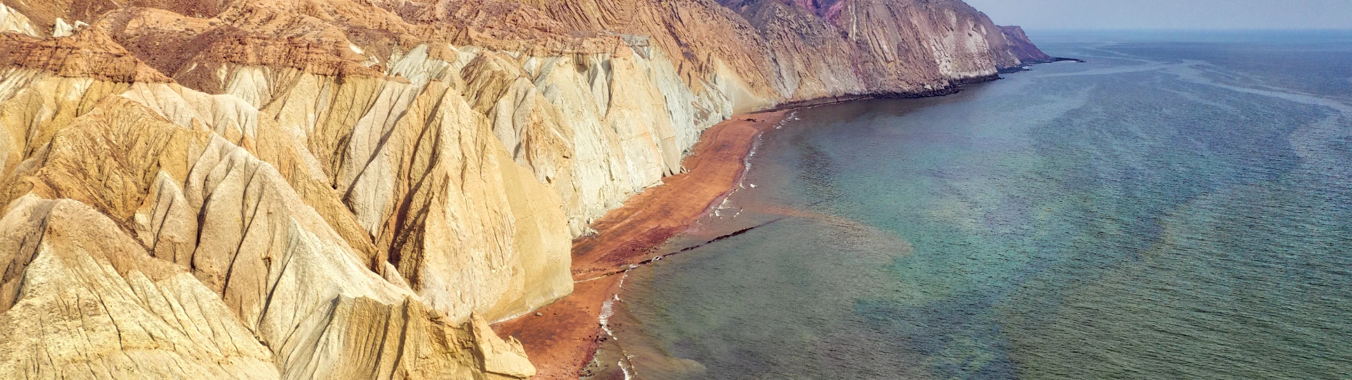 hormuz island in hormuz strait iran