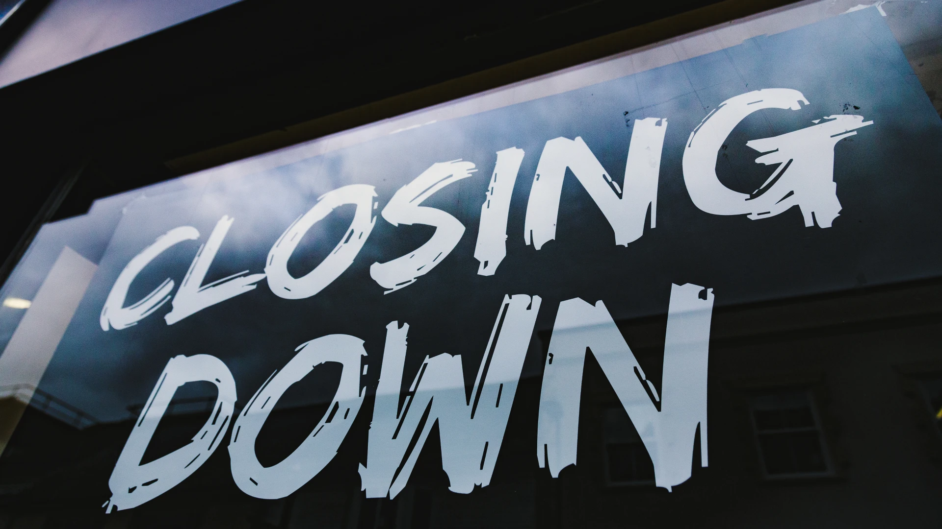 UK High Street closing down sign