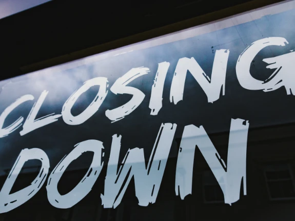 UK High Street closing down sign
